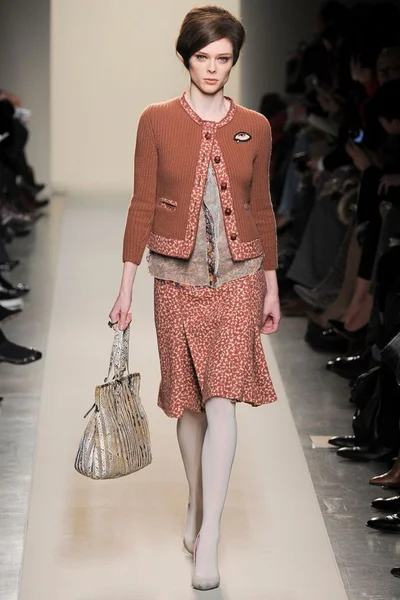 Look 12